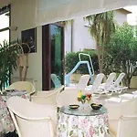 מלון דירות Ligure 4*
