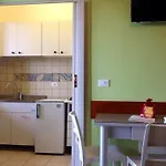 Ligure 4* פייטרה ליגורה