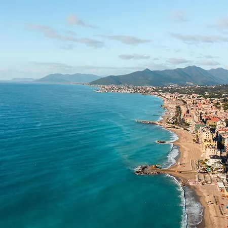 Apart Otel Ligure