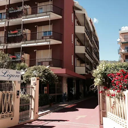 Apart Otel Ligure 4*